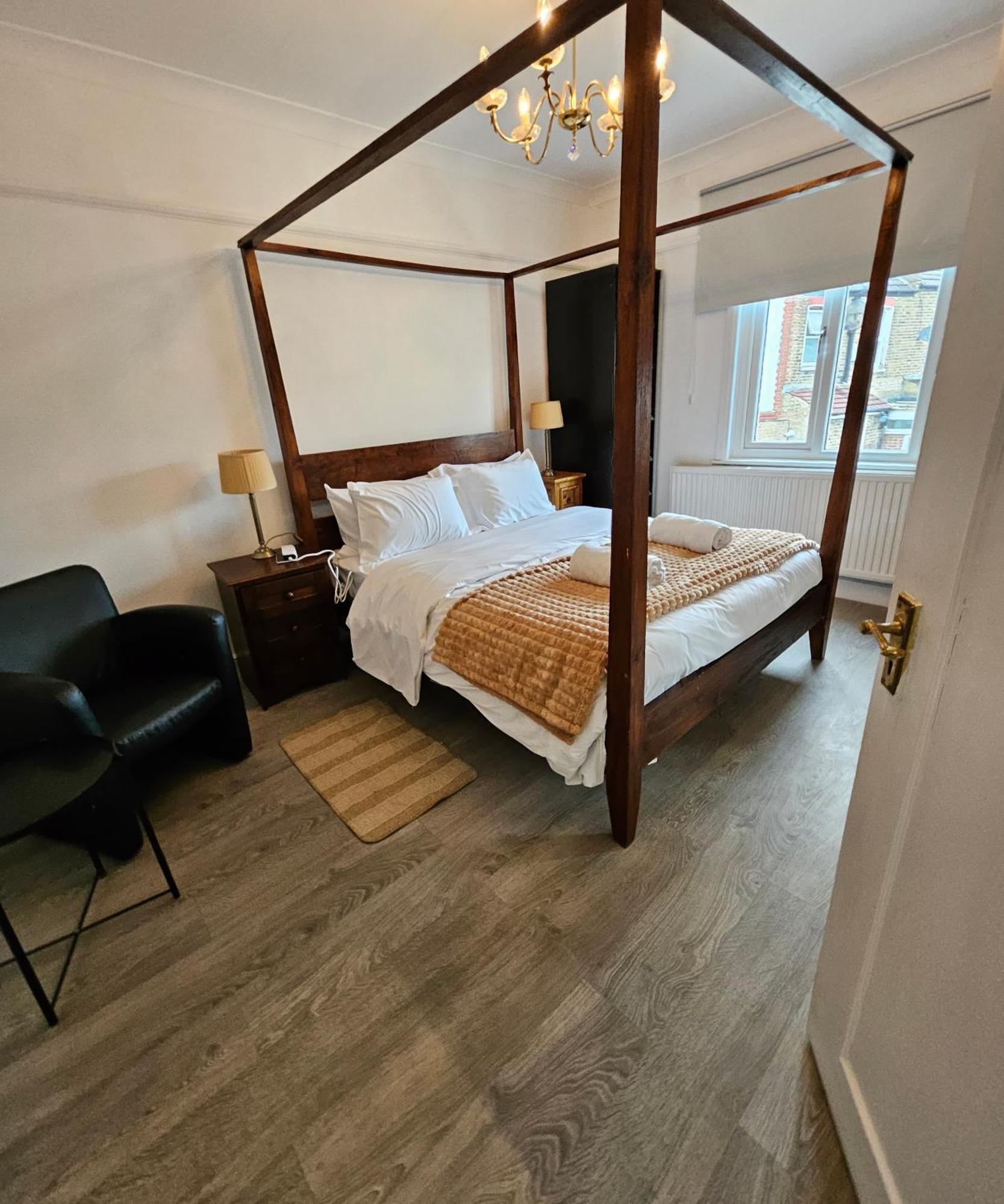 Wembley London Lovely 6 Bed House Sleeps Up To 14 外观 照片